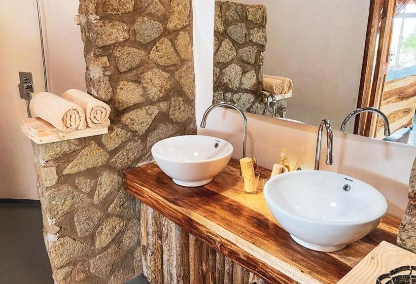 디럭스 방갈로, Foresight Eco Lodge & Safari