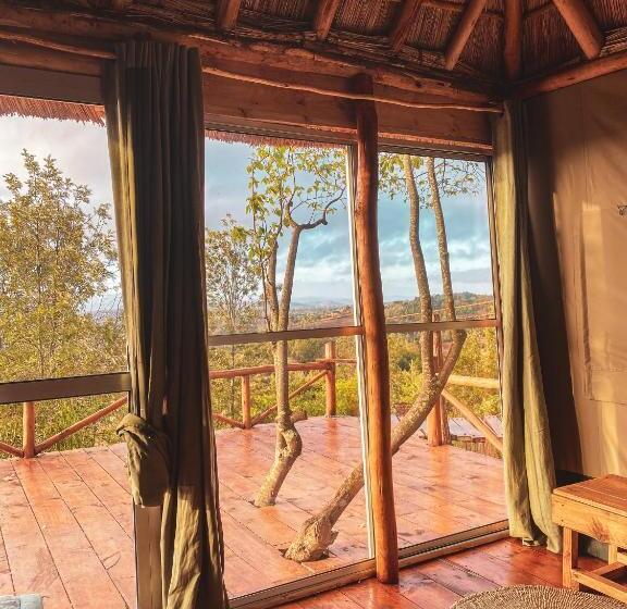 디럭스 룸 킹사이즈 침대, Foresight Eco Lodge & Safari