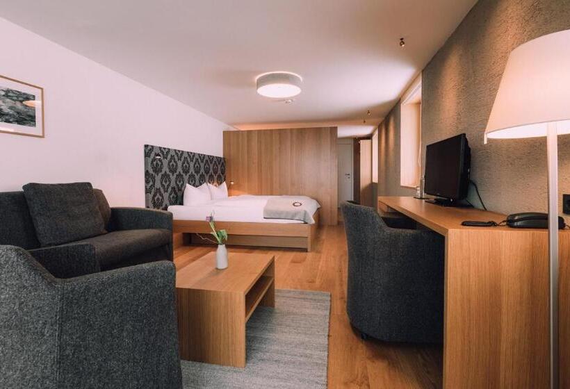 Suíte Júnior com Sacada, Naturhotel Chesa Valisa