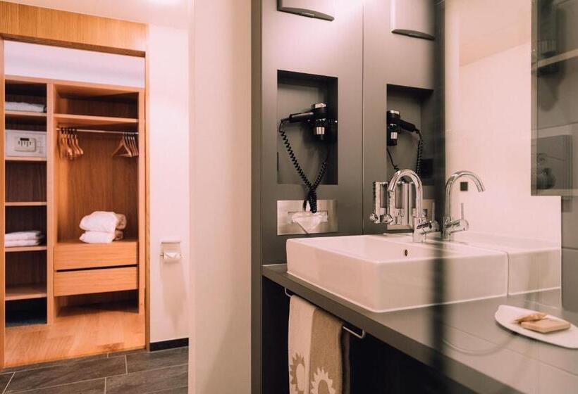 Полулюкс с Балконом, Naturhotel Chesa Valisa