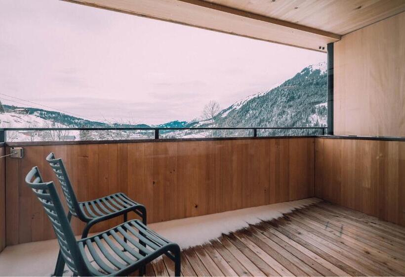 Полулюкс с Балконом, Naturhotel Chesa Valisa