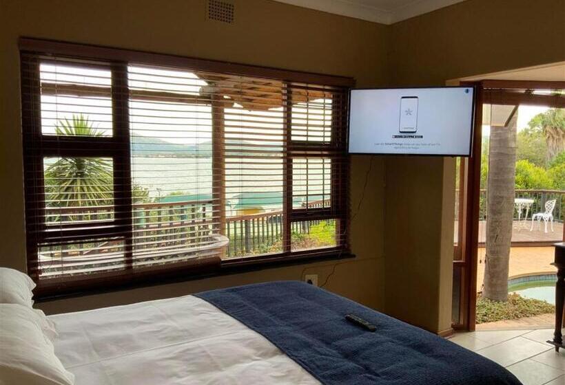 Quarto Estandar Vista Piscina, Marina Views Guesthouse