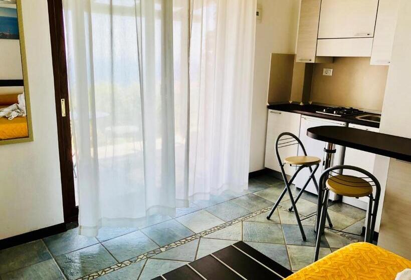 استودیوی استاندارد با چشم‌انداز دریا, Casale Regina