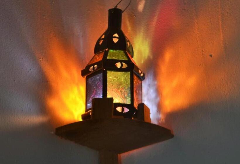 اتاق استاندارد با سرویس بهداشتی مشترک, Moroccan Dream Hostel