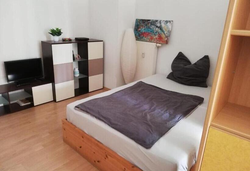 اتاق استاندارد چهارنفره با بالکن, Apartmenthaus Home24