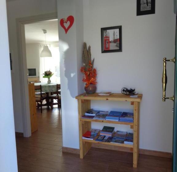 Дом 4 Спальни, Casa Vacanze Lepa Vida