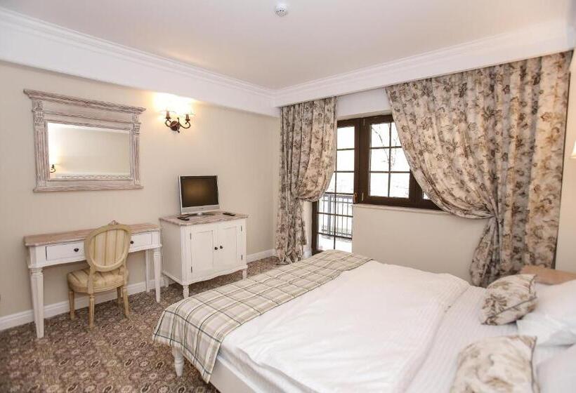اتاق استاندارد با بالکن, Pensiunea Dimitrios & Spa   Băile Herculane  Valea Cernei Terapie Spa  Relaxare A Minții și A Trupul