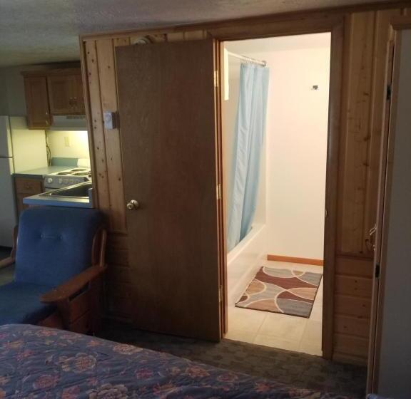 스위트, Westwood Motel