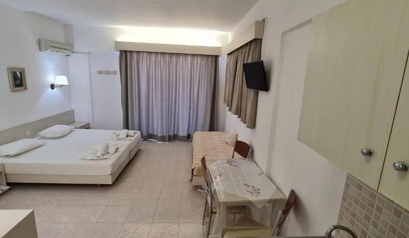 استودیو استاندارد با چشم‌انداز استخر, Elarin Studios & Apartments