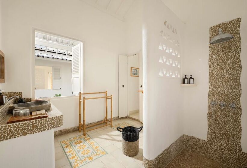 Vivenda 3 Dormitórios com Piscina, Puri Tempo Doeloe