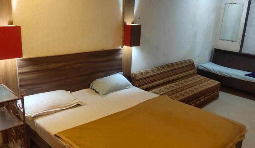 Семейный Номер Deluxe, Bungalow Resort Panorama Matheran