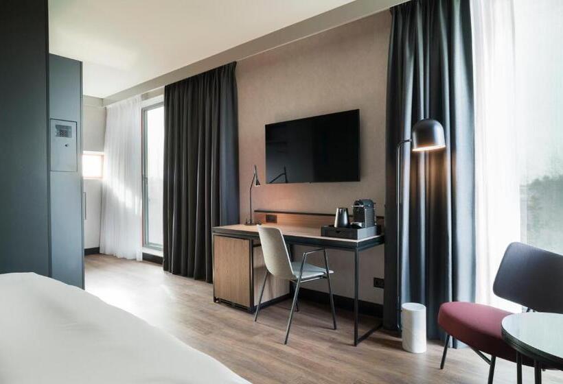 Номер Superior, Radisson Red , Oslo Airport