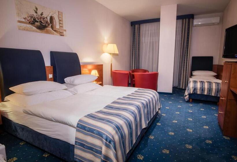 Номер Стандарт Трехместный, Skyhotelgwarna