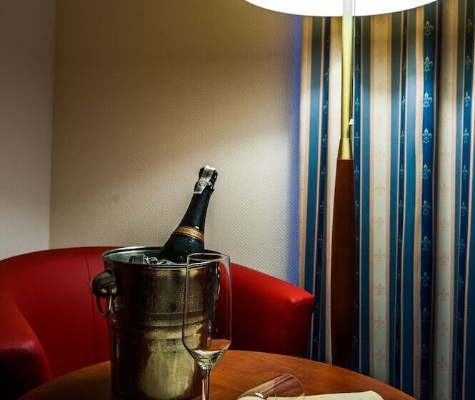 Полулюкс, Skyhotelgwarna