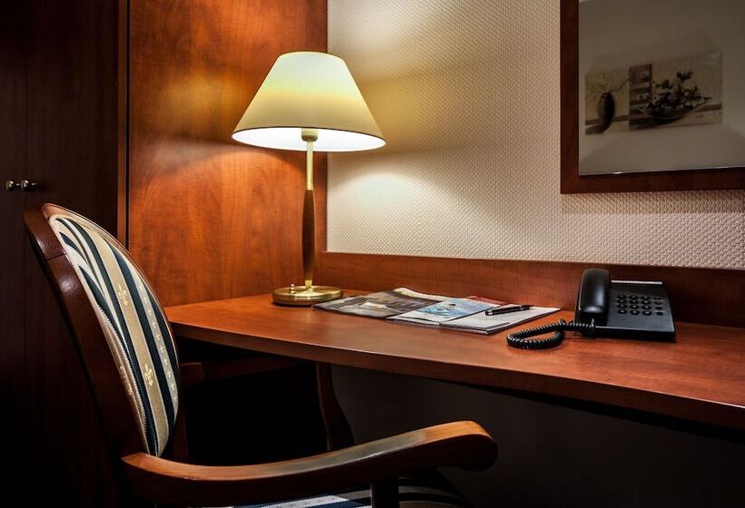 Полулюкс, Skyhotelgwarna