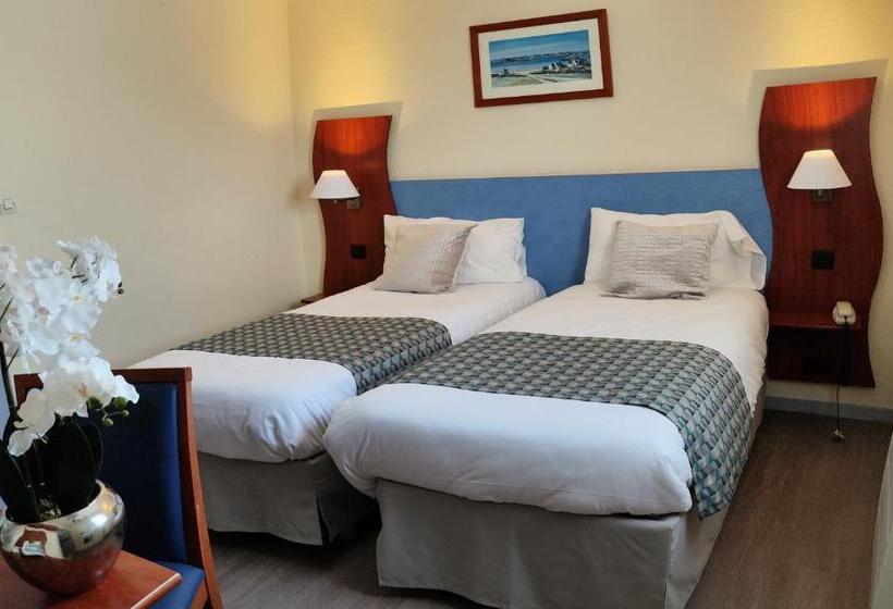 Номер Стандарт, Hôtel Estuaire
