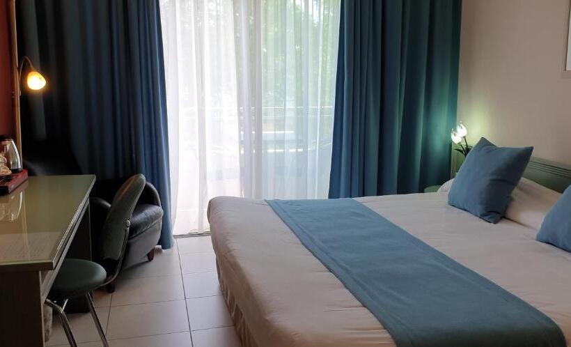 Номер Superior, Logis Hôtel & Restaurant Le Fleurance