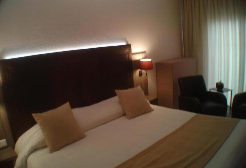 Номер Deluxe, Logis Hôtel & Restaurant Le Fleurance