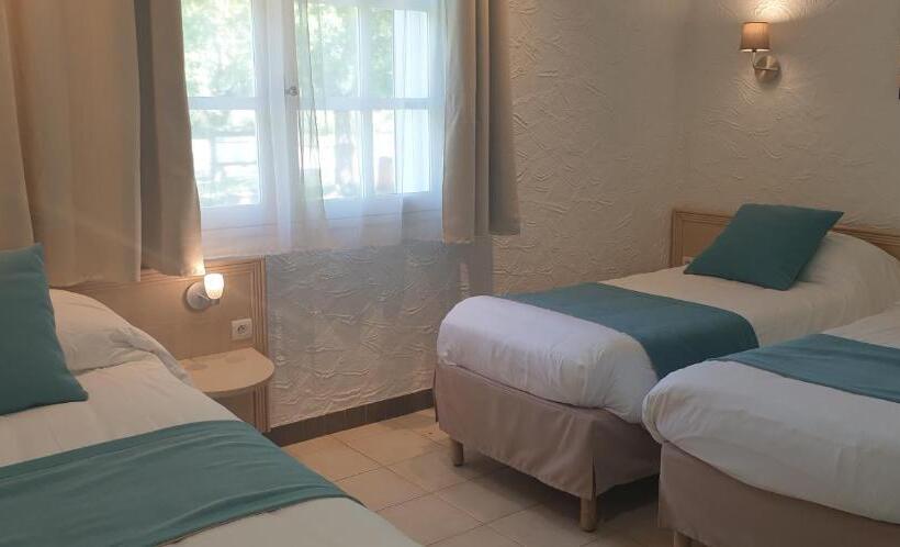 Семейный Номер, Logis Hôtel & Restaurant Le Fleurance