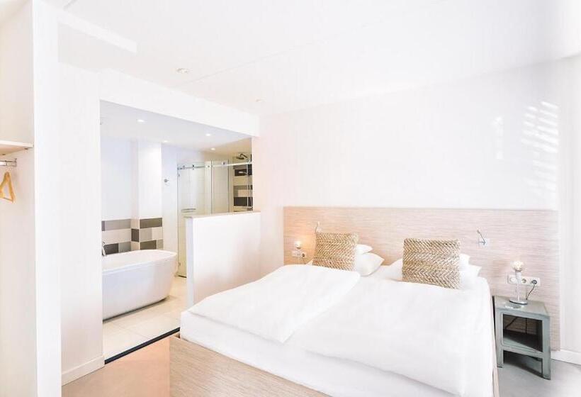 로얄 스위트, Logement Overzee