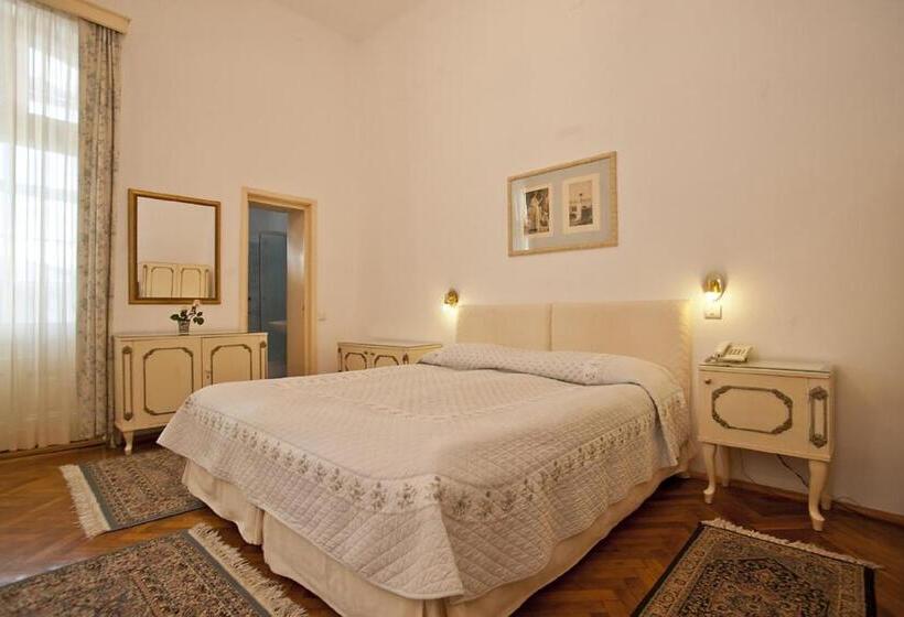 Standard Room, Vila Camelia