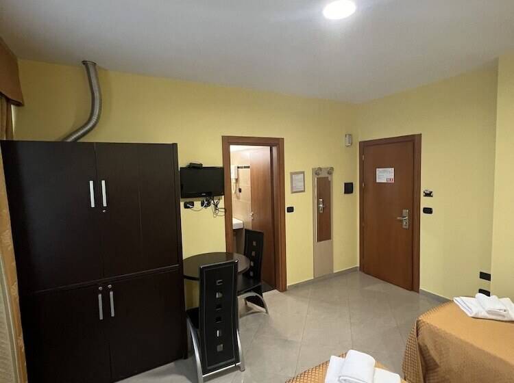 اتاق استاندارد سه نفره, Residence Sestriere