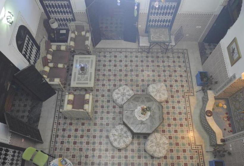 スタンダードシングルルーム, Riad Baddi