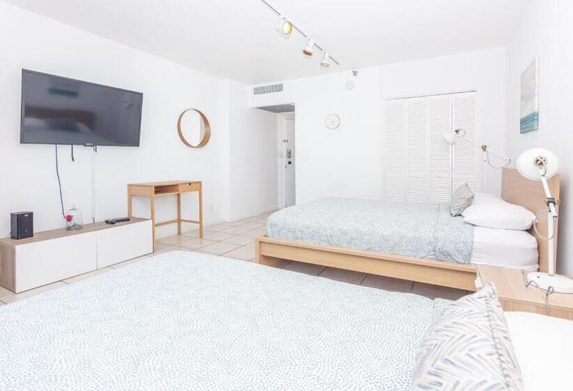 استودیوی لوکس, Girasole Rentals