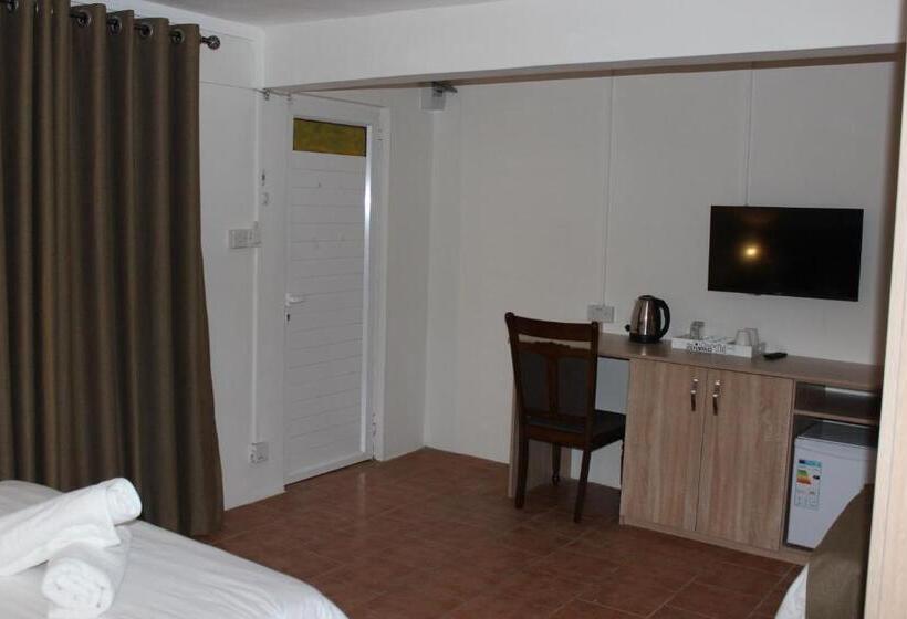 اتاق لوکس با بالکن, Sikamifer Tourist Resort