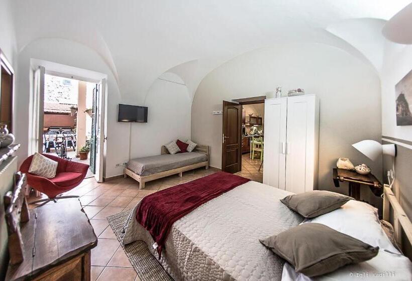 اتاق استاندارد سه تخته با چشم‌انداز باغ, B&b Finalex