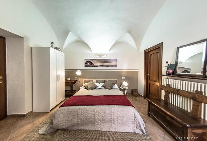 اتاق استاندارد سه تخته با چشم‌انداز باغ, B&b Finalex
