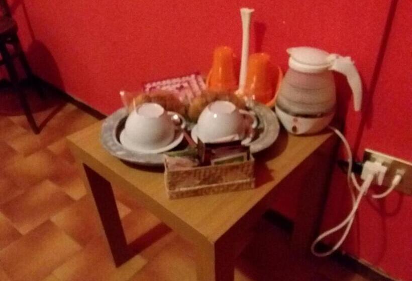Номер Стандарт, Orange House