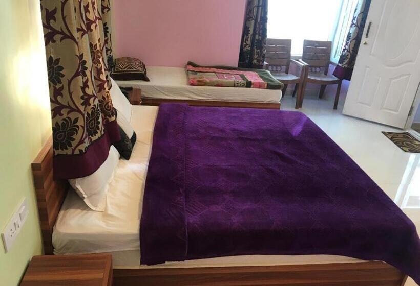 اتاق استاندارد سه نفره, Happystay Rooms And Cottages