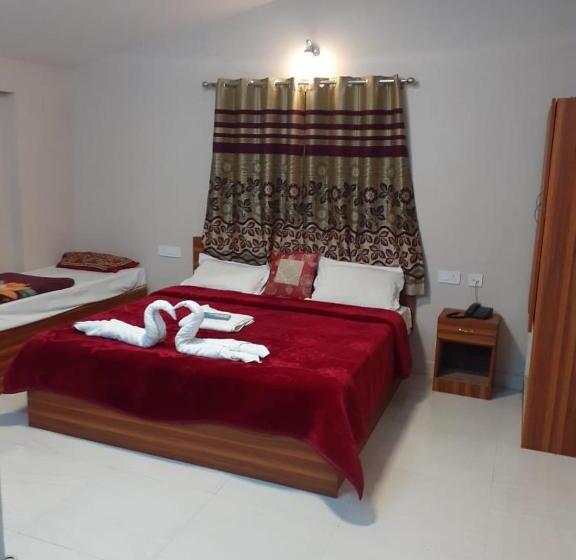 اتاق استاندارد سه نفره, Happystay Rooms And Cottages