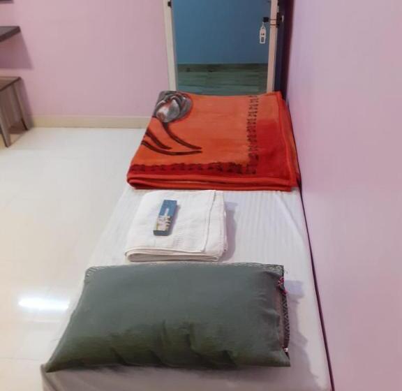 اتاق استاندارد سه نفره, Happystay Rooms And Cottages