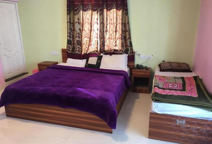 اتاق استاندارد سه نفره, Happystay Rooms And Cottages