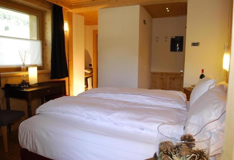 Номер Superior с Балконом, Alpen Hotel Chalet