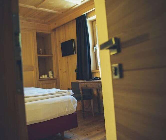 Номер Superior с Балконом, Alpen Hotel Chalet