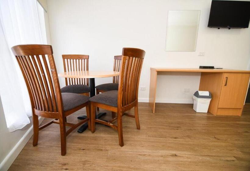 패밀리 룸, Dandenong Motel
