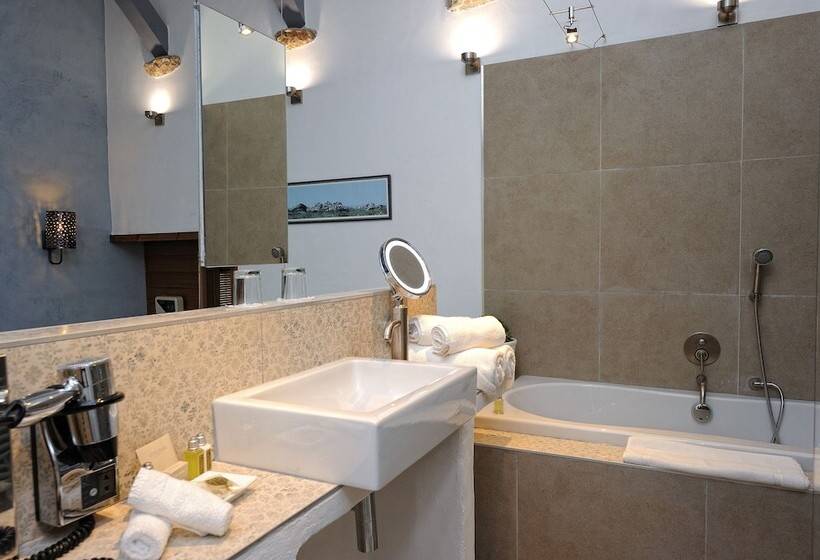 سوییت سوپریور, Lodge De Charme A Cheda