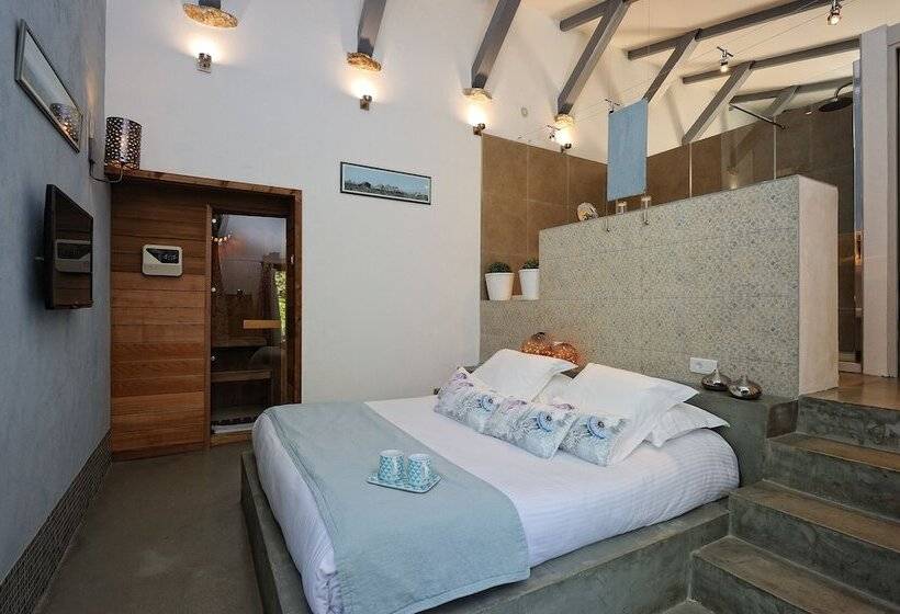 سوییت سوپریور, Lodge De Charme A Cheda