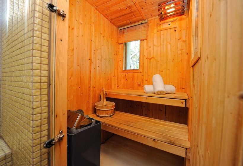 سوییت سوپریور, Lodge De Charme A Cheda