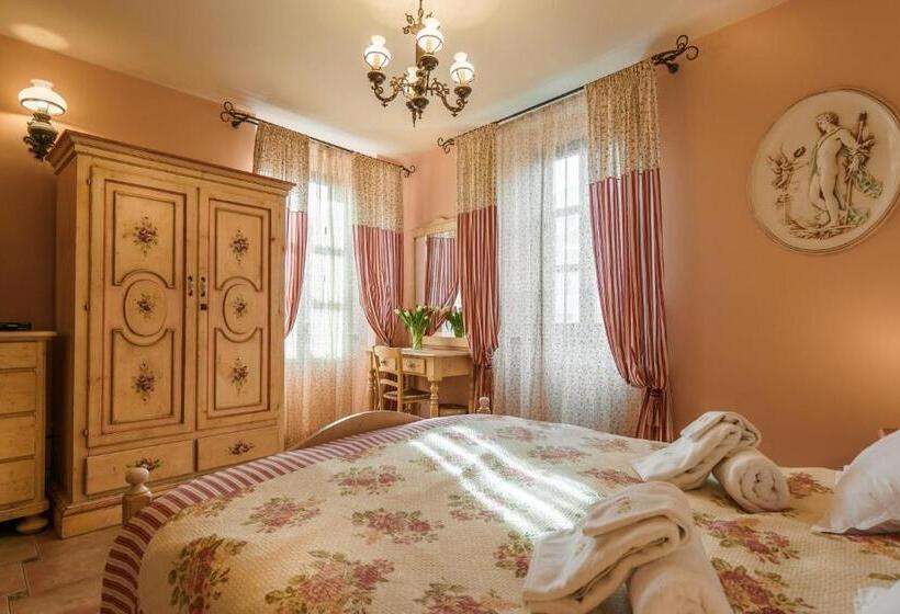 اتاق استاندارد سه نفره, Monte Cristo