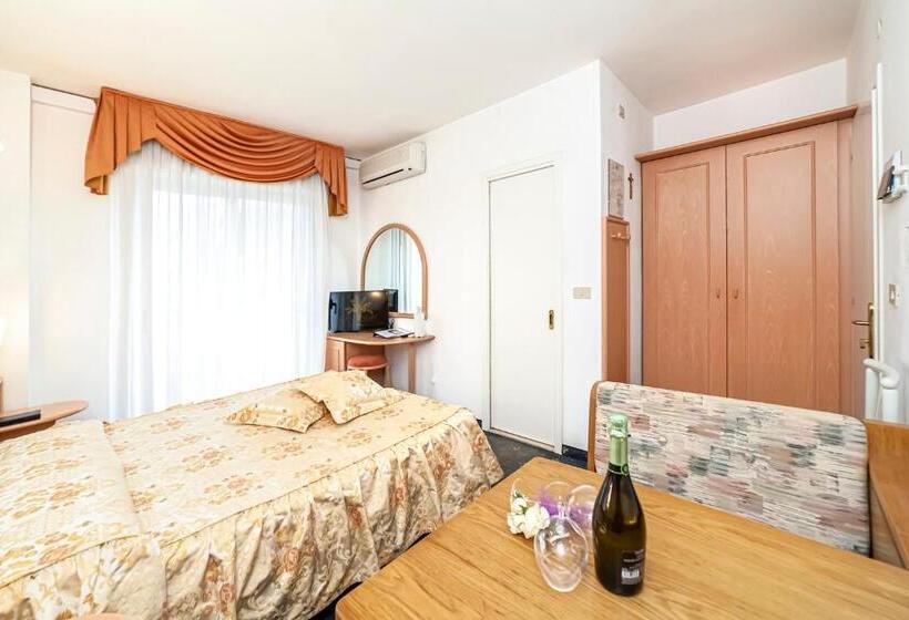 Трехместный Номер Базовый, Villa Luisa