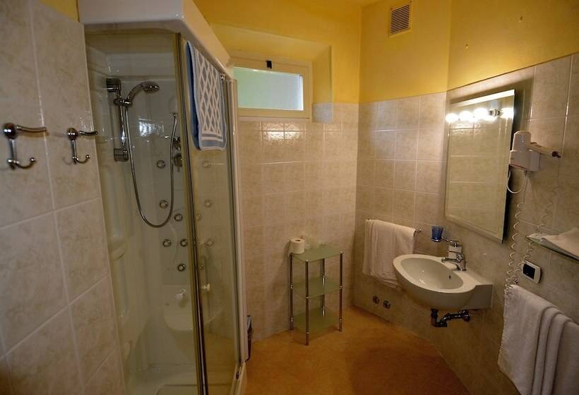 اتاق استاندارد چهار تخته, Villa Ruscello