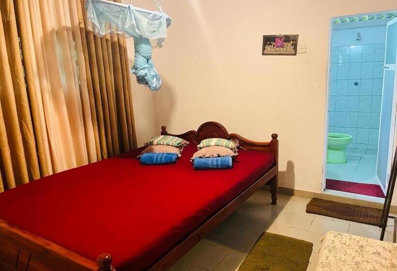Номер Стандарт, Sinharaja Tour Hostel