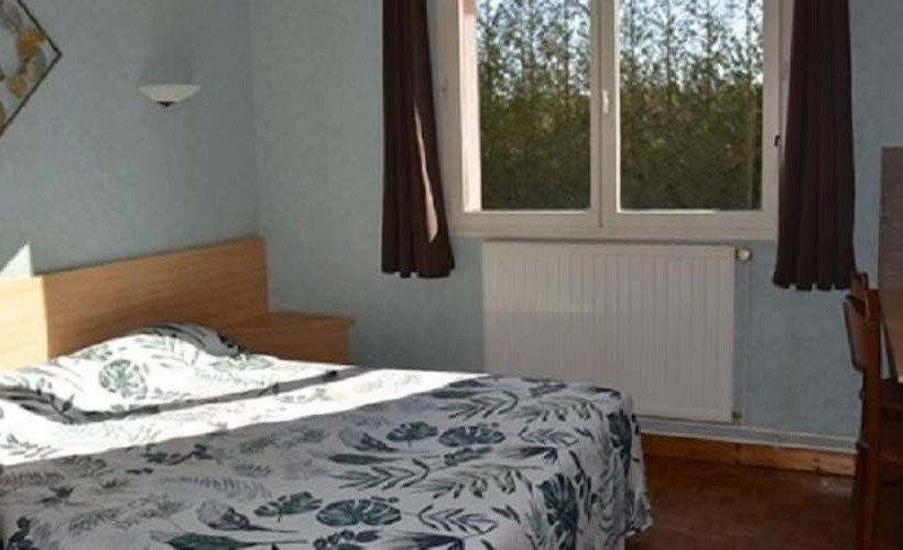 Номер Стандарт, Hôtel De Courteilles