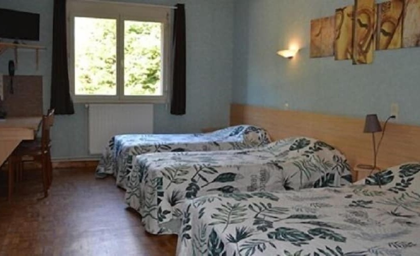 Семейный Номер, Hôtel De Courteilles