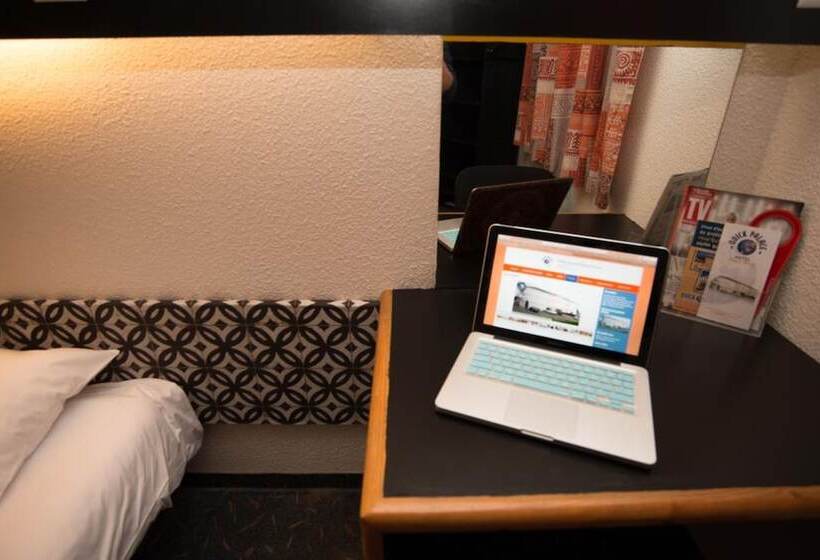 Номер Стандарт, Hôtel Quick Palace Tours Nord