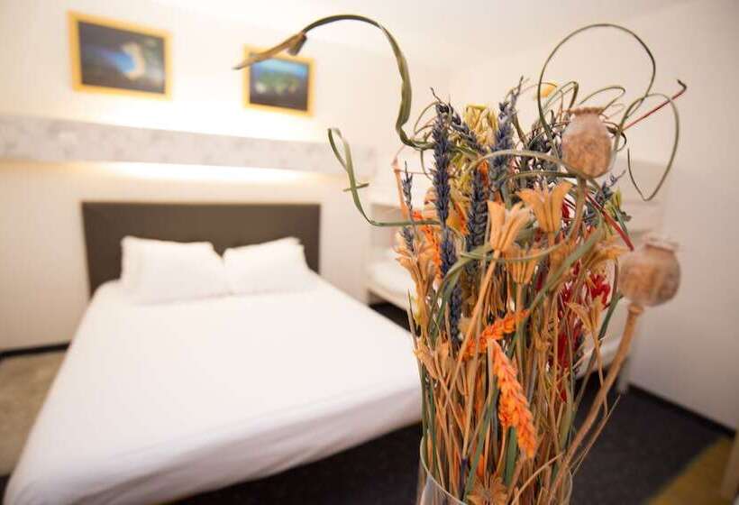 Семейный Номер, Hôtel Quick Palace Tours Nord
